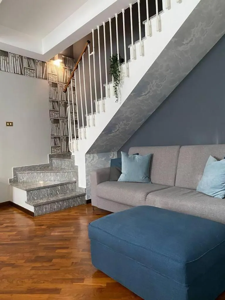 Design Villa With Parking Navigli Area Milan