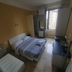 Szálloda Emmy, Milánó