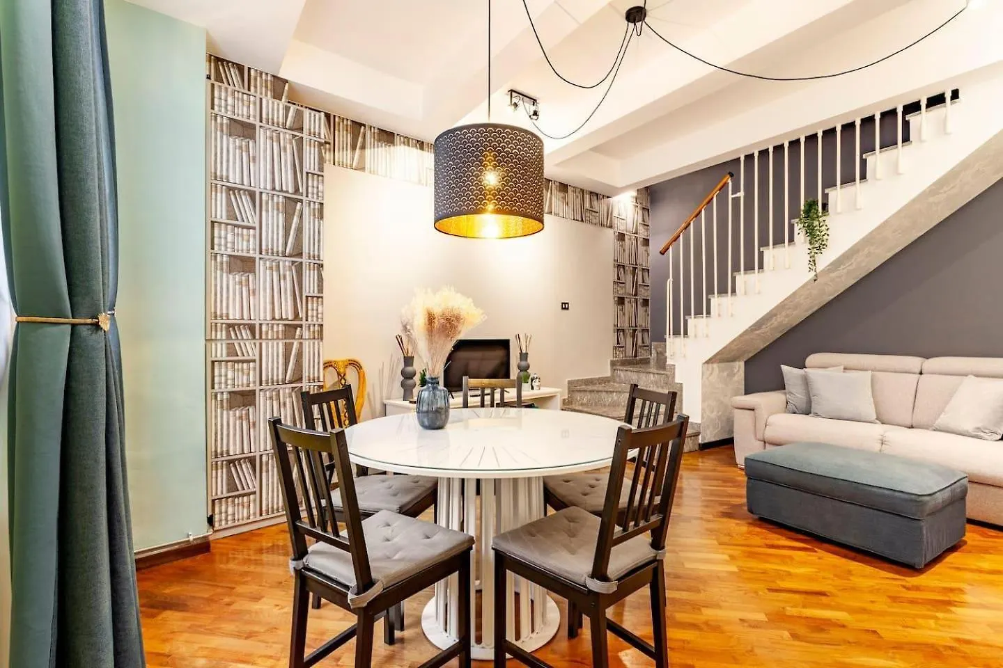 Design Villa With Parking Navigli Area Milan location