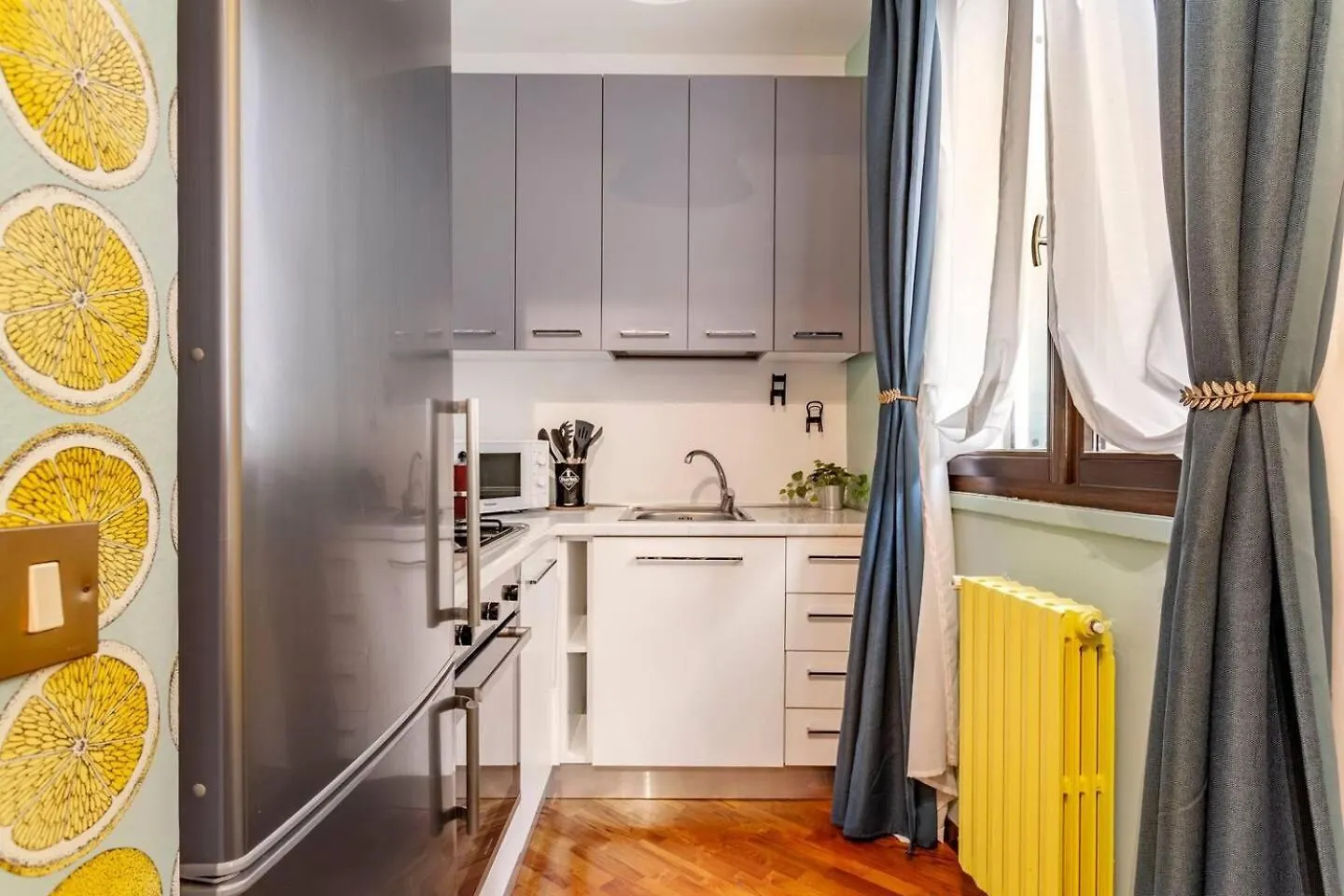 Design Villa With Parking Navigli Area Milan 0*,  Italy
